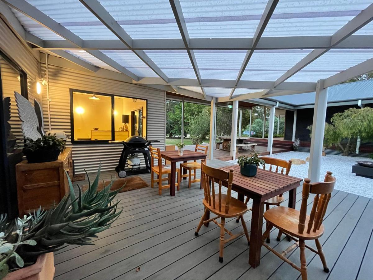 Grape Juice Retreat Rustic Romantic Gateway 5Mins To Beaches & Town Margaret River Екстериор снимка