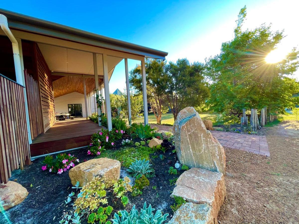 Grape Juice Retreat Rustic Romantic Gateway 5Mins To Beaches & Town Margaret River Екстериор снимка