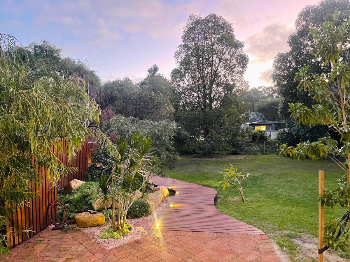 Grape Juice Retreat Rustic Romantic Gateway 5Mins To Beaches & Town Margaret River Екстериор снимка